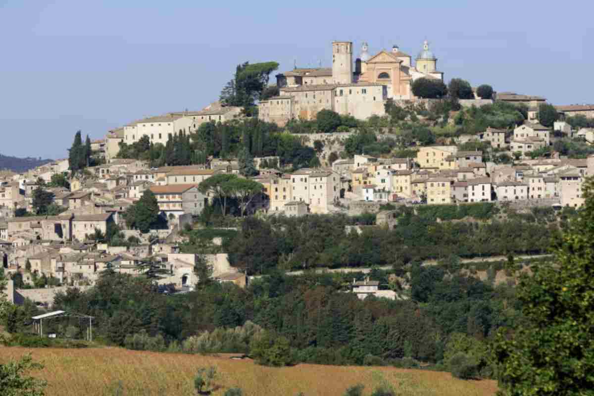 La scelta di vivere in Umbria non è casuale, considerando anche l’attrattività crescente che sta vivendo il mercato immobiliare della zona