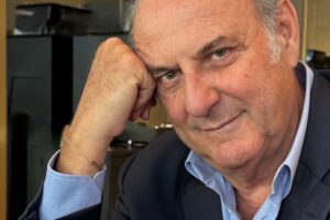 gerry scotti pensione parlamentare