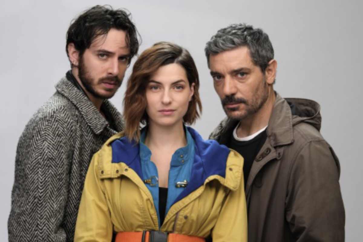 La terza stagione, scritta e diretta da Nicola Abbatangelo, amplia l’universo narrativo di Blanca, spostando lo sguardo non solo sul passato doloroso