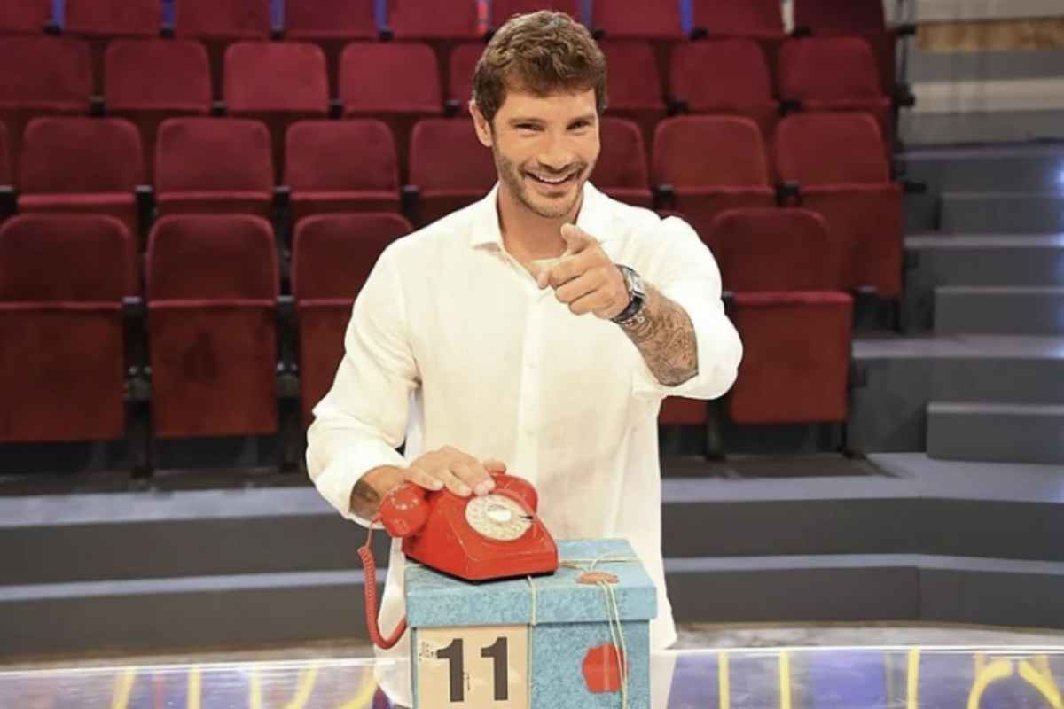 Il momento culminante della partita ha visto Veronica difendere con tenacia il premio di 100mila euro, fronteggiando un pacco