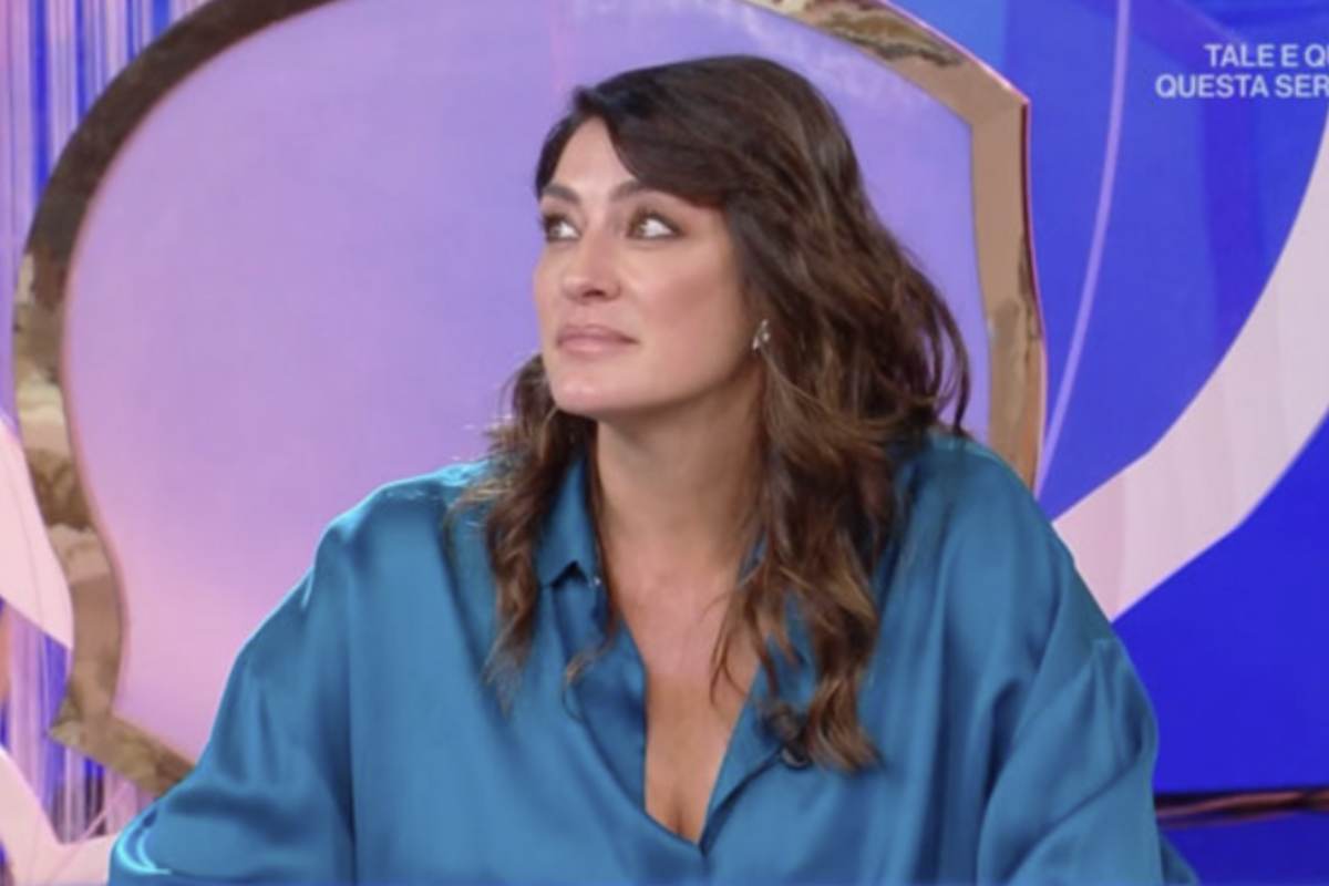 Originaria di Cuneo, Elisa Isoardi è una delle conduttrici più amate della televisione italiana, con un percorso che l’ha vista protagonista