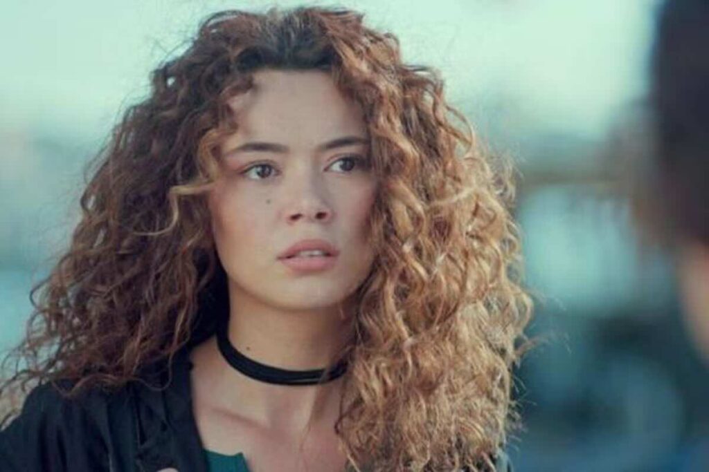 Seray Kaya chi è