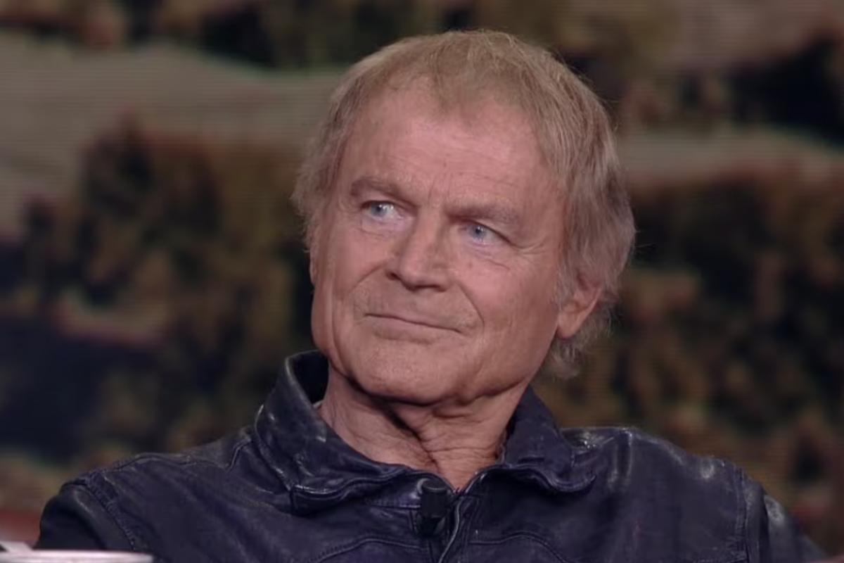 Oggi Terence Hill continua a essere una presenza attiva nel mondo dello spettacolo. Oltre a recitare, si dedica alla regia e alla scrittura